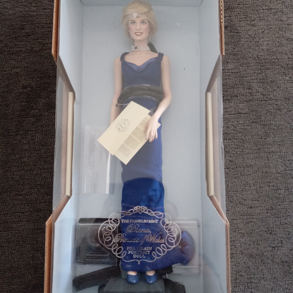 The Franklin mint diana princess of Wales doll
